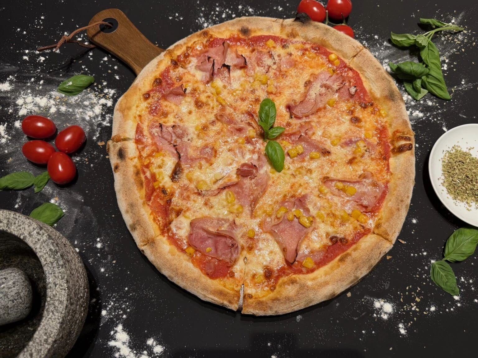 Up and Down Bar & Pizza - Sonka-kukoricás frissen sült olasz pizza