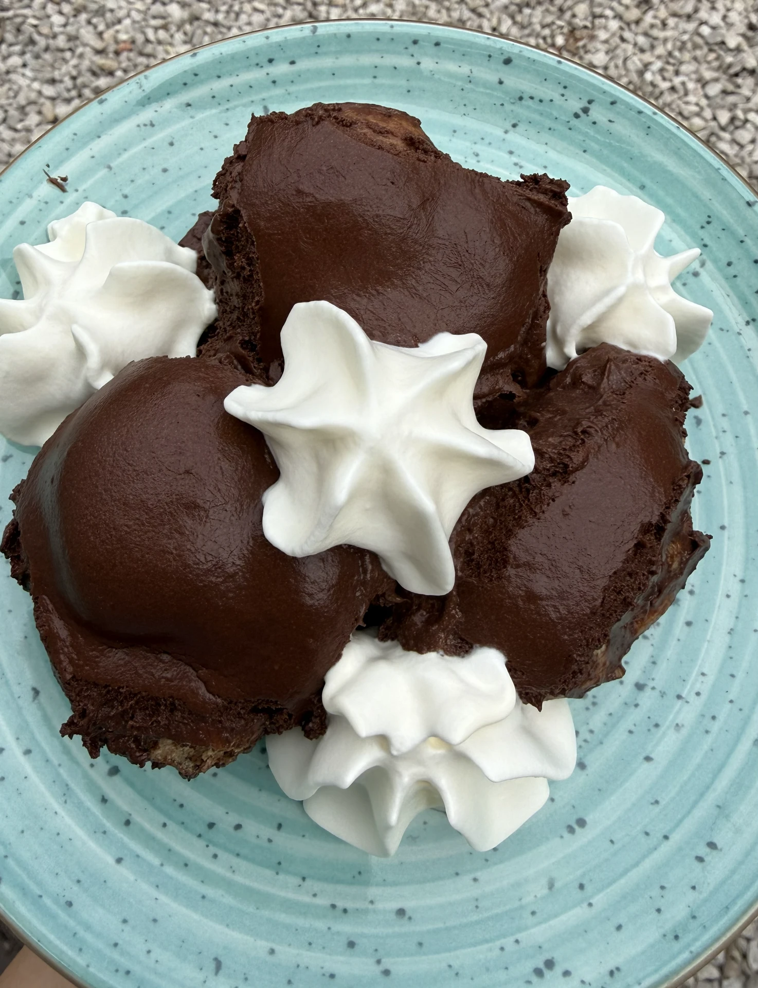 Up and Down Bar & Pizza - Profitterol