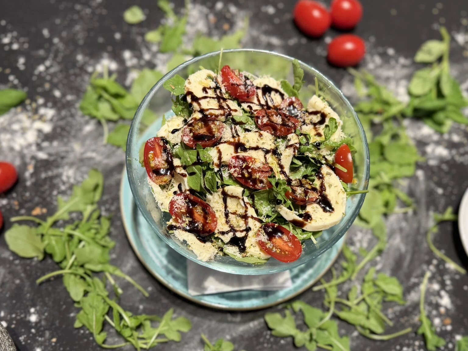 Up and Down Pizzéria - Caprese saláta